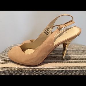 BCBG peep toe heel 7.5